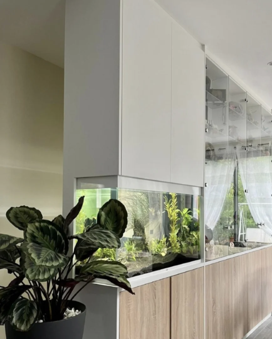 COMMENT INTEGRER UN AQUARIUM DANS UN MEUBLE SUR MESURE ?