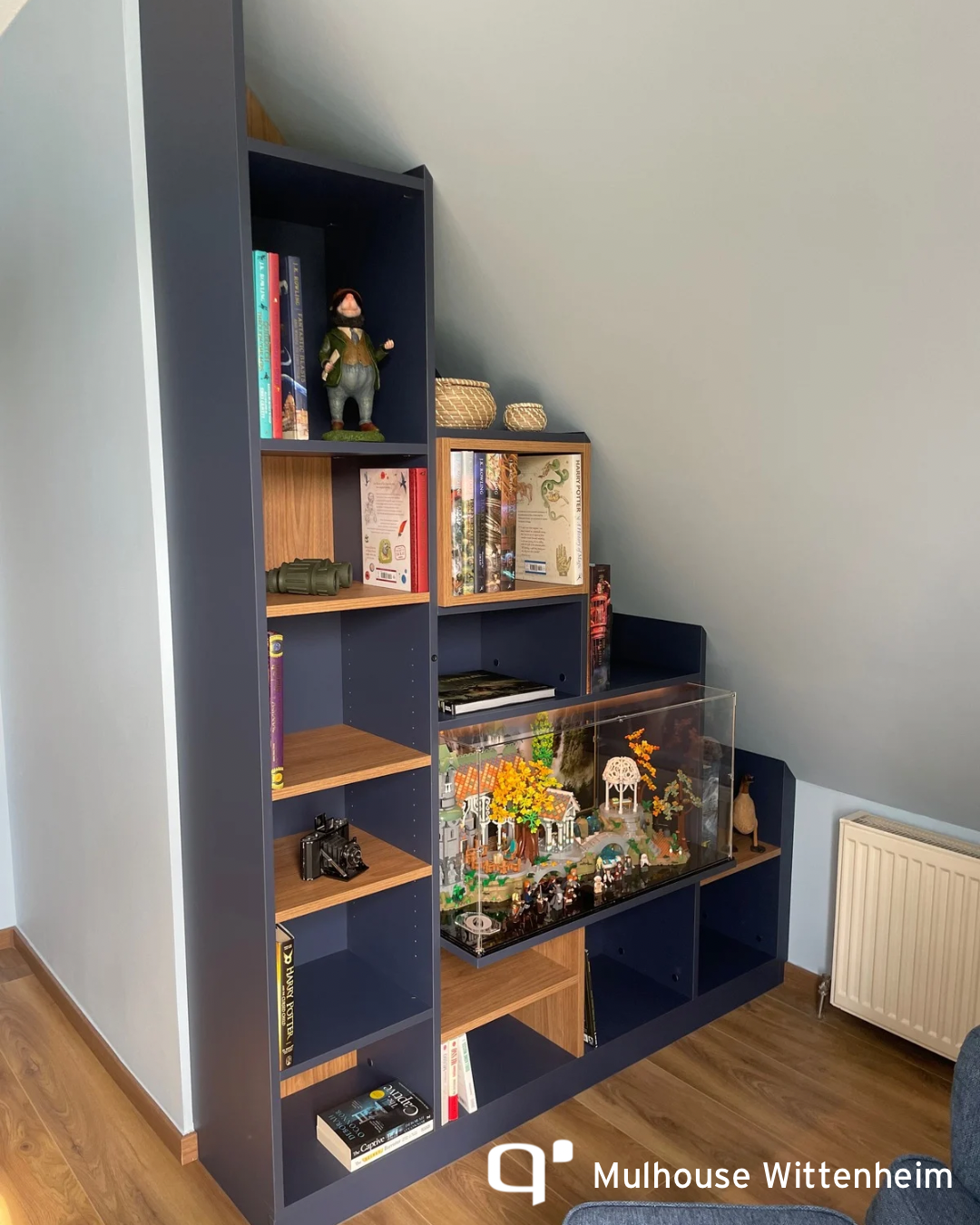 Bibliothèque sous pente sur mesure à Mulhouse (Haut-Rhin, 68) : élégance, précision et personnalisation