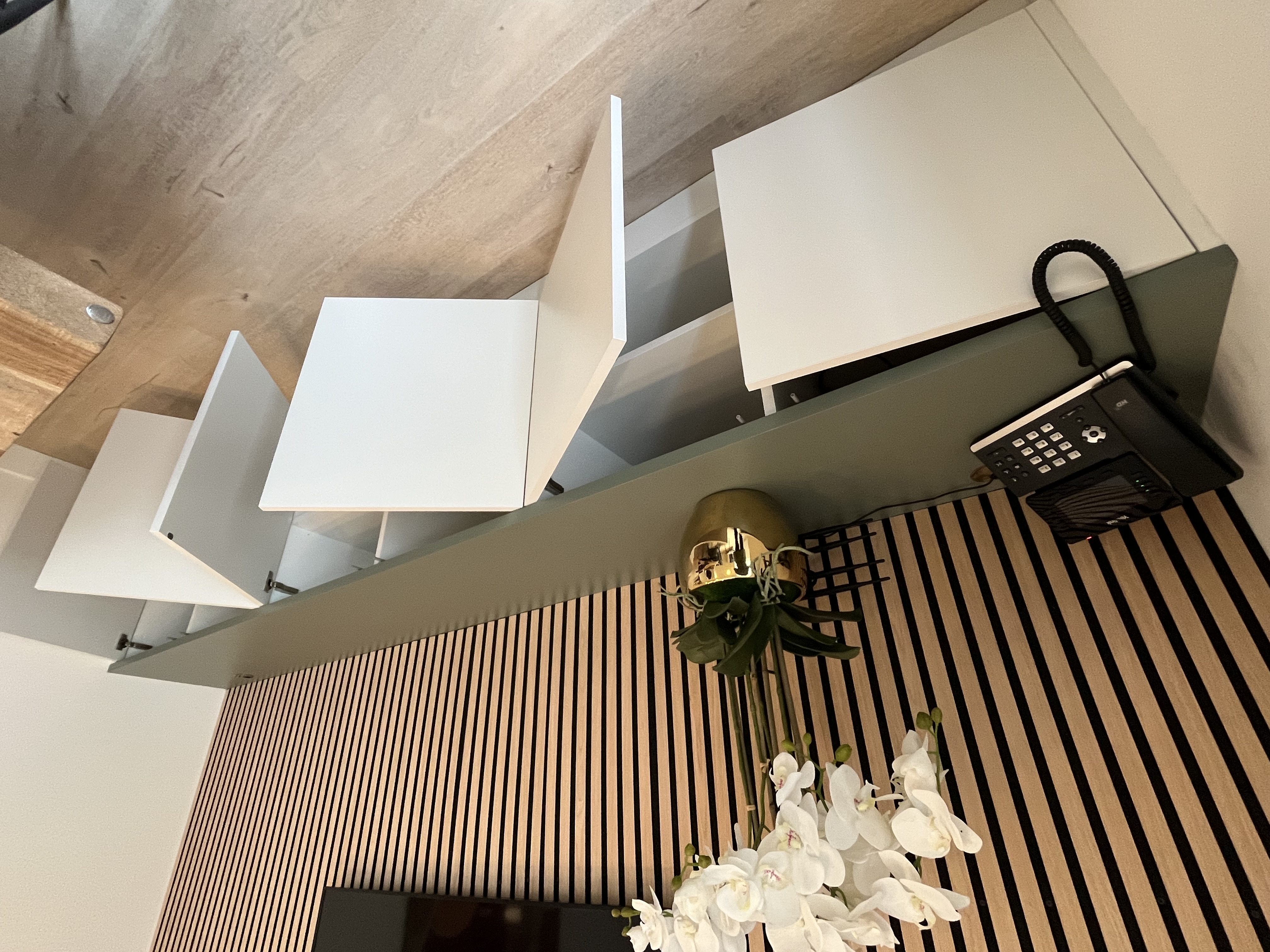 Meuble en enfilade pour salle de réunion