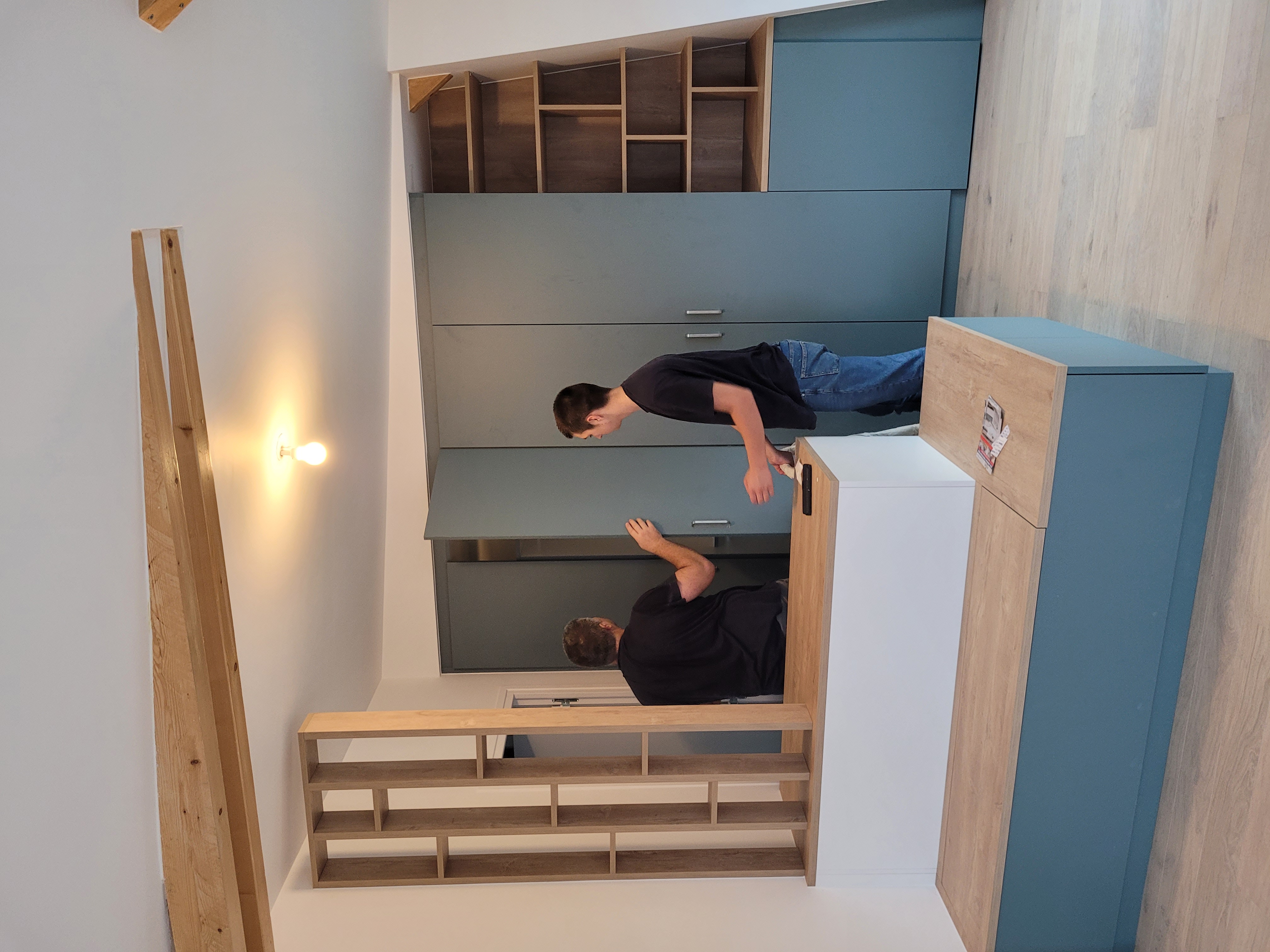 Un IIôt dans une Suite Parentale ? On dit Oui avec ce projet de dressing sur mesure aux tons chaleureux. Venez nous voir au showroom de QUADRO Clichy