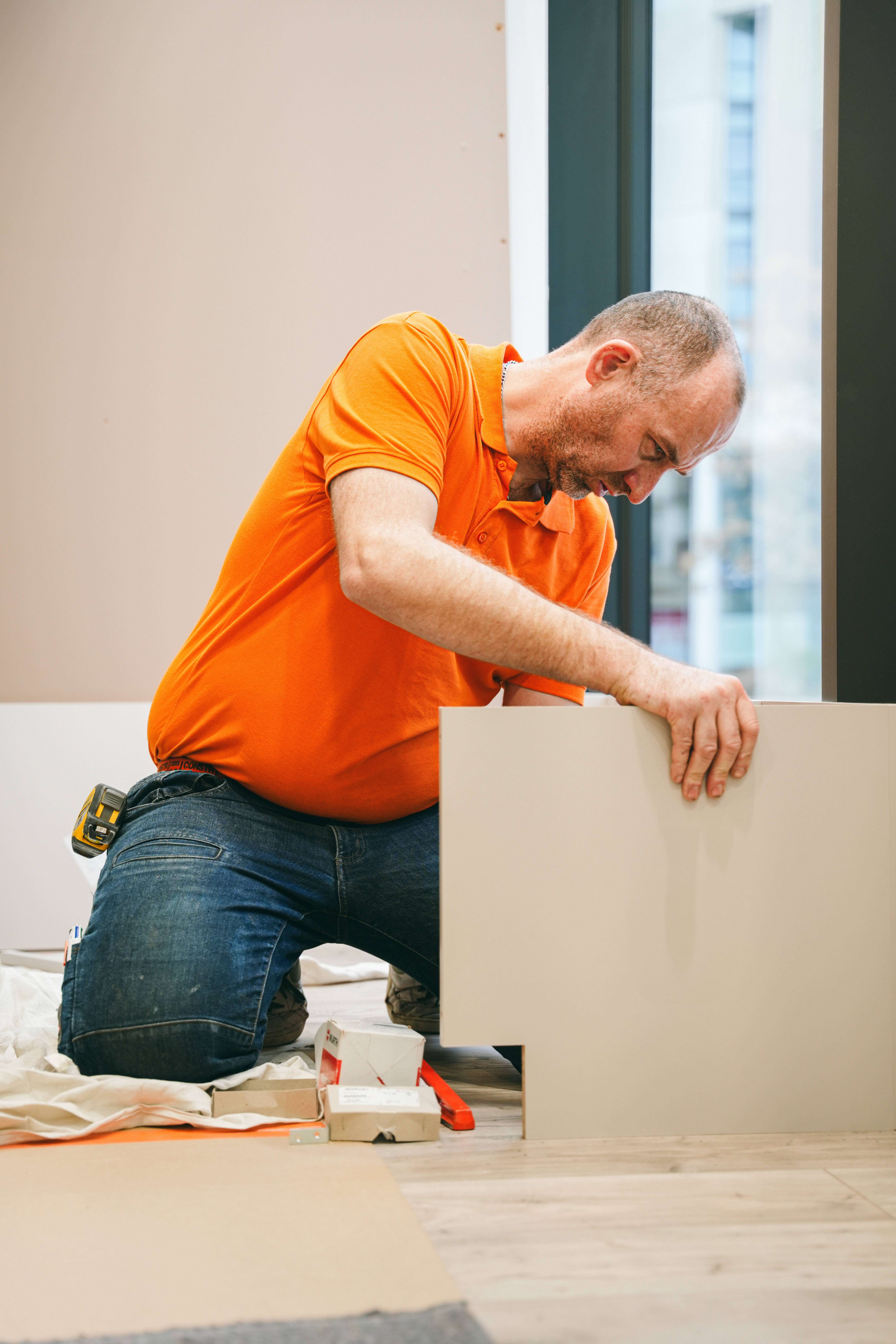 ON NE FAIT JAMAIS LES CHOSES A MOITIE !