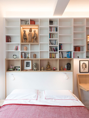 tête de lit sur mesure avec rangements intégrés